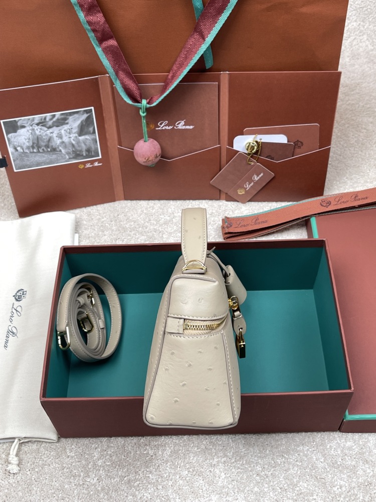 Loro Piana Extra pocket L23cm  Mirror Boutique