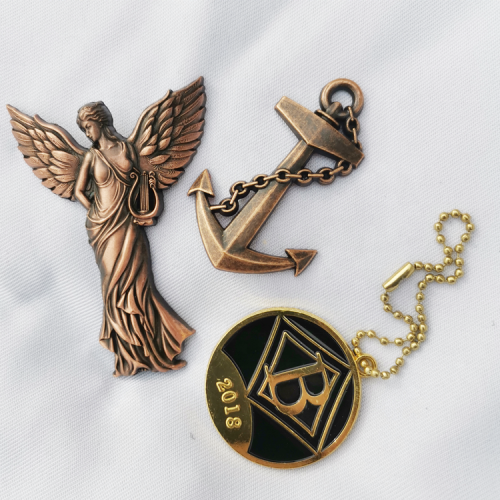 Etichetta metallica personalizzata in metallo con logo in rilievo per bottiglia di vino.