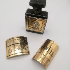 Étiquettes personnalisées de haute qualité Logo Impression extérieure Gaufrage Étiquette en aluminium Autocollant en aluminium en métal en gros pour bouteille de parfum Bouteille de vin