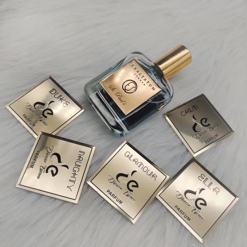 Etichette personalizzabili per confezioni di flaconi di profumo, design di etichette dorate metallizzate, etichetta privata cosmetica.