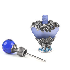 bouteille de parfum en émail vintage - Conception de paon en verre et en métal pour les huiles essentielles et la décantation