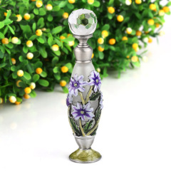 bouteille de parfum en émail vintage - Conception de paon en verre et en métal pour les huiles essentielles et la décantation