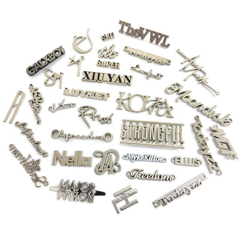 Étiquette métallique avec logo personnalisé Logo personnalisé Logo métallique de marque de haute qualité Étiquettes métalliques personnalisées pour étiquette de vêtements Étiquette de sac