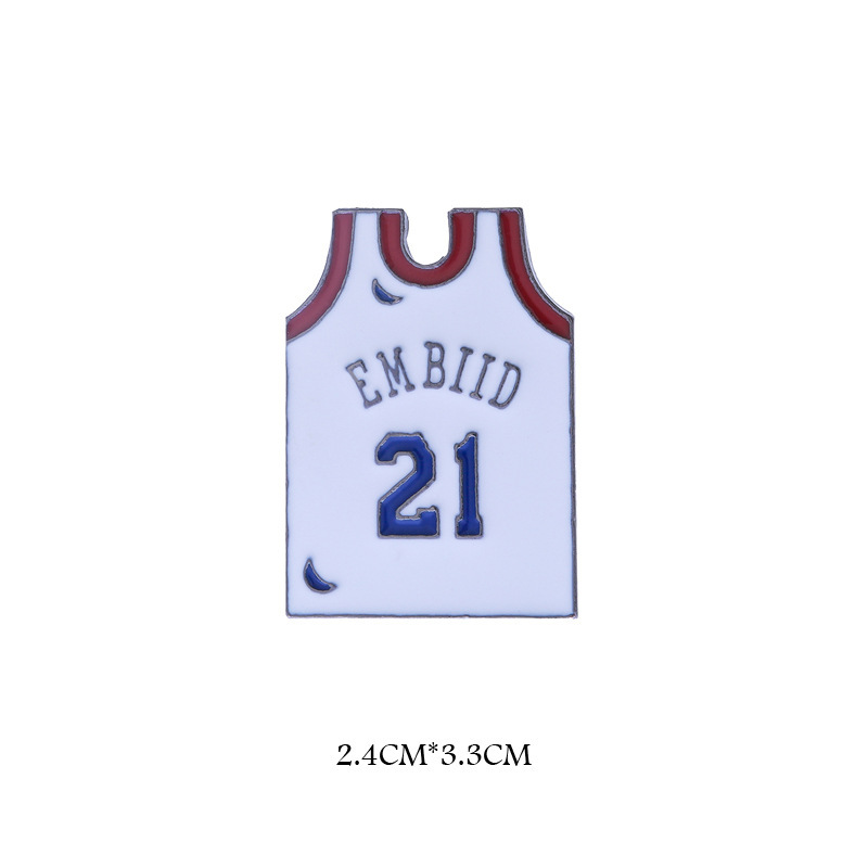 Plated Gold Custom Logo Metal Clothing Label Basketball Metal Badge, Sports Star Pin, Creative Gift for Fans & Couples