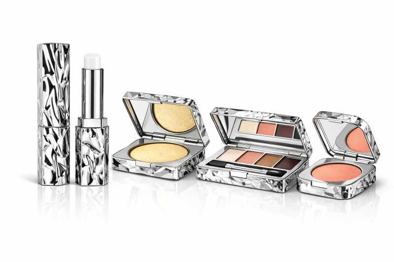 Luxury Cosmetic Metal Packaging Set with Lip-Shaped Button | Custom Makeup Packaging OEM ODM