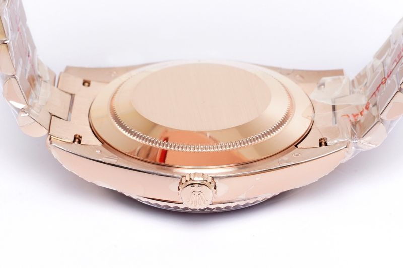 Replica Rolex 5A Quality ETA 2836 Movement 904L Steel 1：1 40mm Noob Factory Day Date Watch