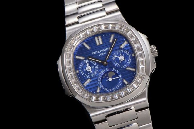 Replica Patek Philippe PP Watch Cal.240 Full Function Movement 5740 Best Quality 1：1 40mm Nautilus Watch