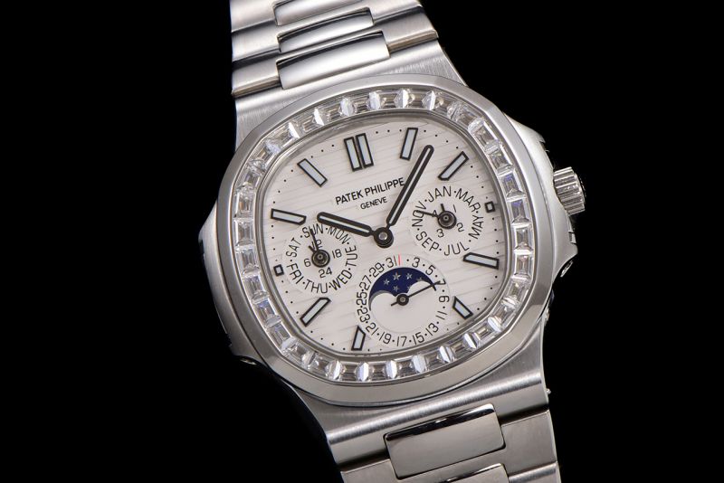 Replica Patek Philippe PP Watch Cal.240 Full Function Movement 5740 Best Quality 1：1 40mm Nautilus Watch