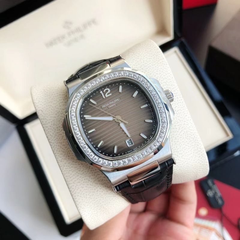 Replica Patek Philippe PP Citizen Movement 7118 AAA+ Quality 35mm Nautilus Lady Watch