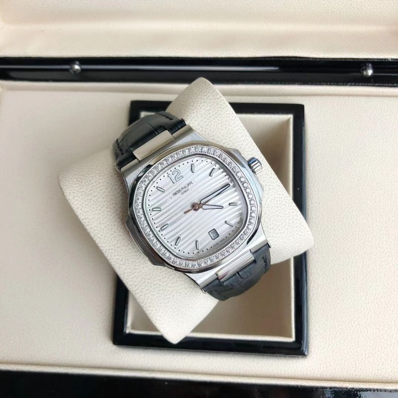 Replica Patek Philippe PP Citizen Movement 7118 AAA+ Quality 35mm Nautilus Lady Watch