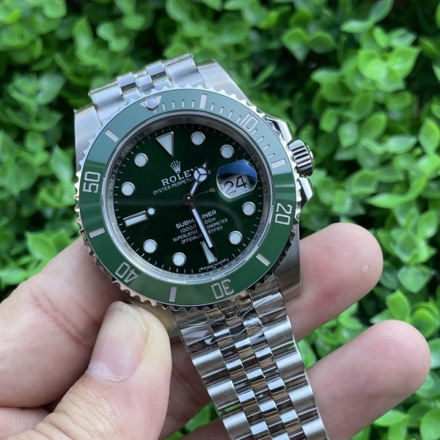 Replica Rolex 5A Quality 3135 Movement 904L Steel 1：1 40mm Noob Factory 116610LV Submariner Watch