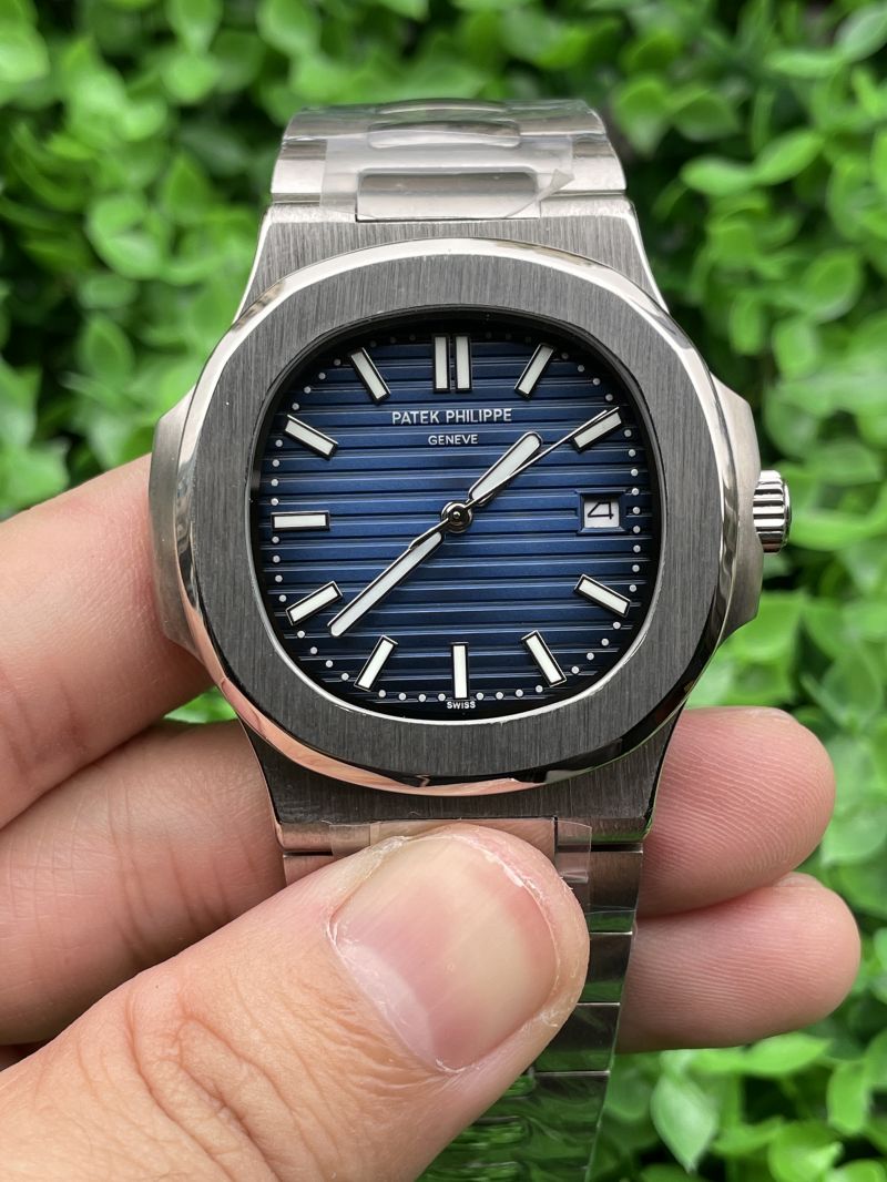 Replica Patek Philippe PP 2813 Movement 5711 AAA Quality 41mm Nautilus Watch