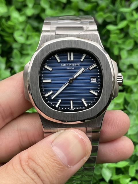 Replica Patek Philippe PP 2813 Movement 5711 AAA Quality 41mm Nautilus Watch