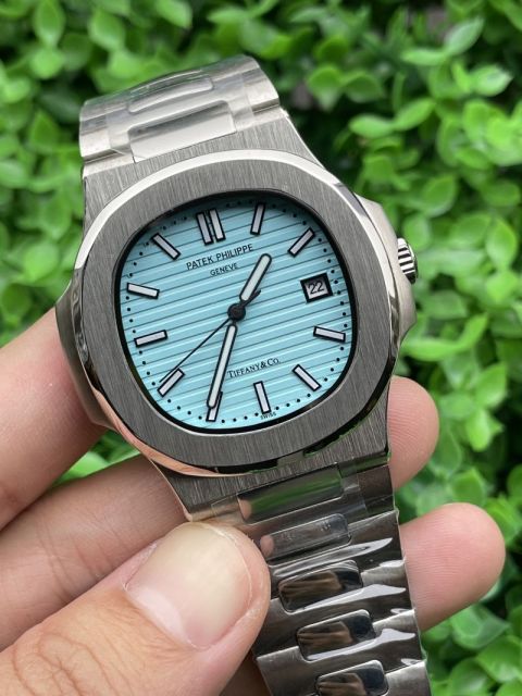 Replica Patek Philippe PP 2813 Movement 5711 AAA Quality 41mm Nautilus Watch