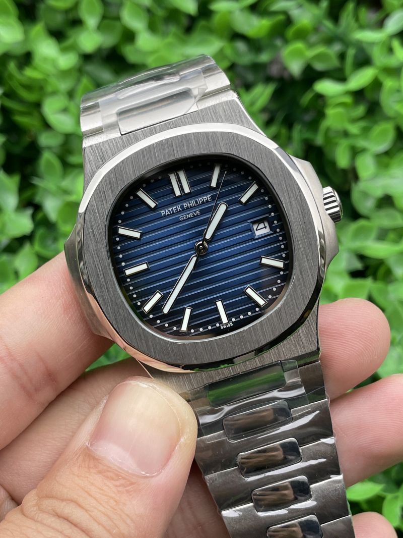 Replica Patek Philippe PP 2813 Movement 5711 AAA Quality 41mm Nautilus Watch