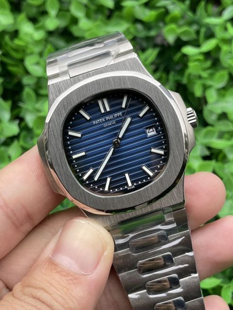 Replica Patek Philippe PP 2813 Movement 5711 AAA Quality 41mm Nautilus Watch