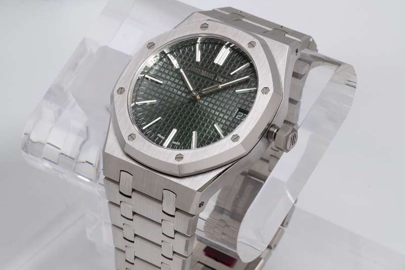 Replica Audemars Piguet 5A Quality AP Watch VS Factory 4302 Clone Movement 41mm Steel Case 15500 Royal Oak Offshore