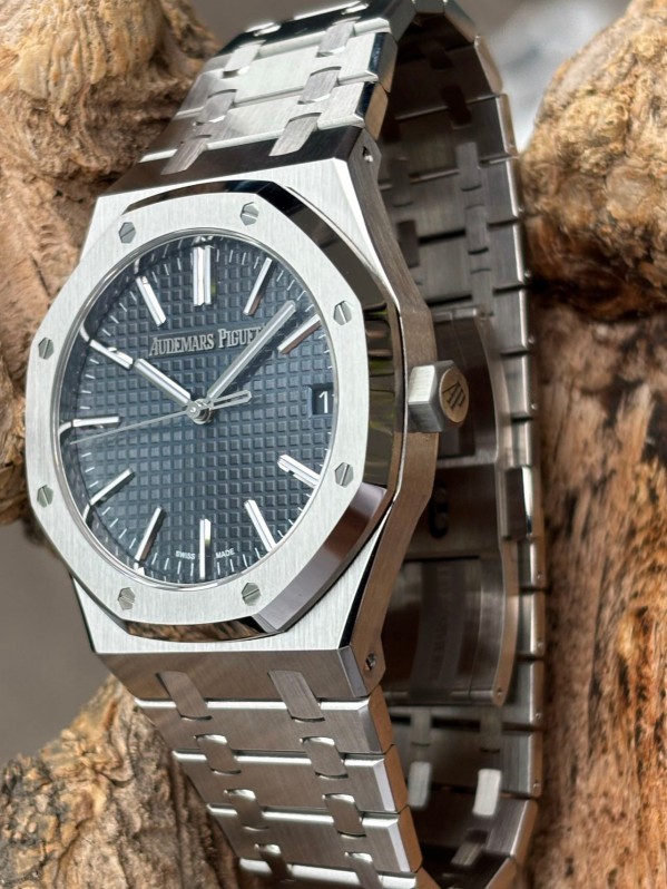 Replica Audemars Piguet 5A Quality AP Watch VS Factory 4302 Clone Movement 41mm Steel Case 15500 Royal Oak Offshore