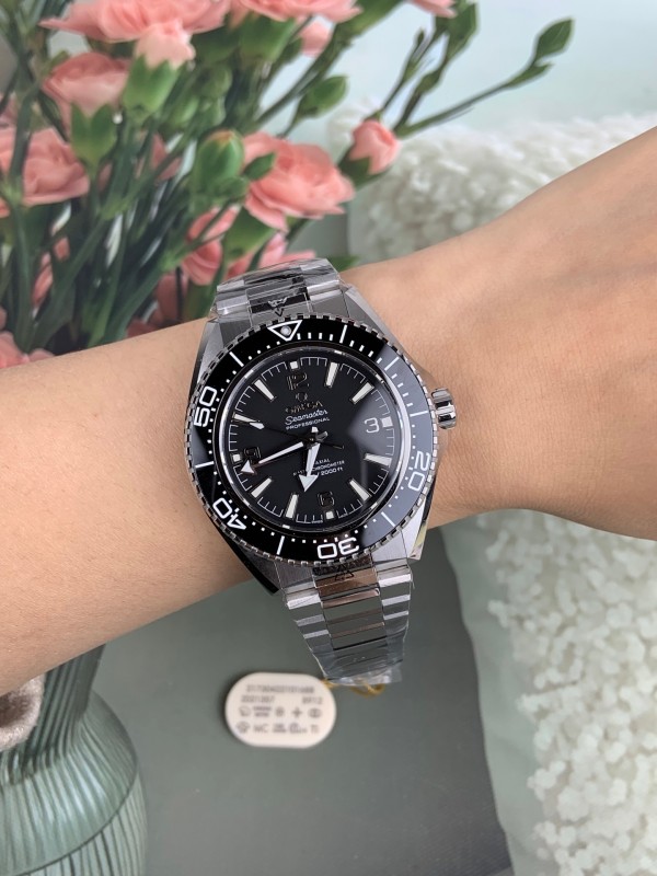 Replica Omega 5A Quality 2824 Clone Movement Stainless Steel 1：1 43.5mm Planet Ocean VS Factory Seamaster 600m Watch