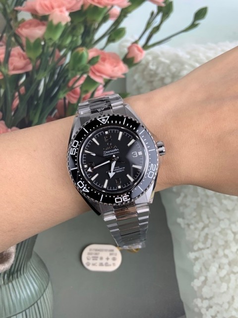 Replica Omega 5A Quality 2824 Clone Movement Stainless Steel 1：1 43.5mm Planet Ocean VS Factory Seamaster 600m Watch