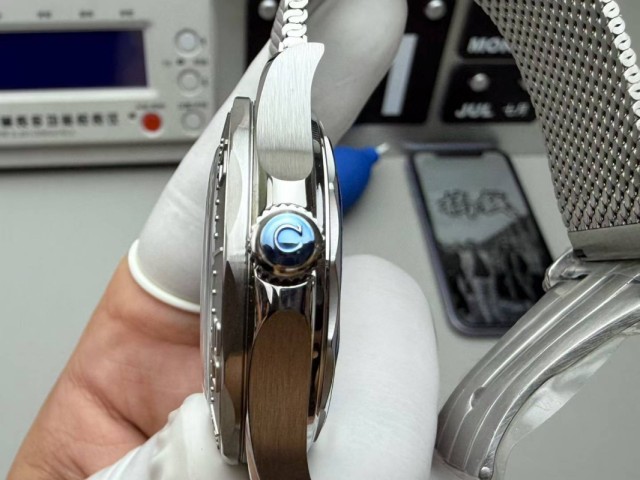 Replica Omega 5A Quality 8806 Clone Movement Titanium Steel 1：1 42mm 007 No Time To Die Seamaster  Watch