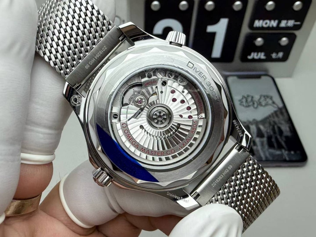 Replica Omega 5A Quality 8806 Clone Movement Titanium Steel 1：1 42mm 007 No Time To Die Seamaster  300m Watch