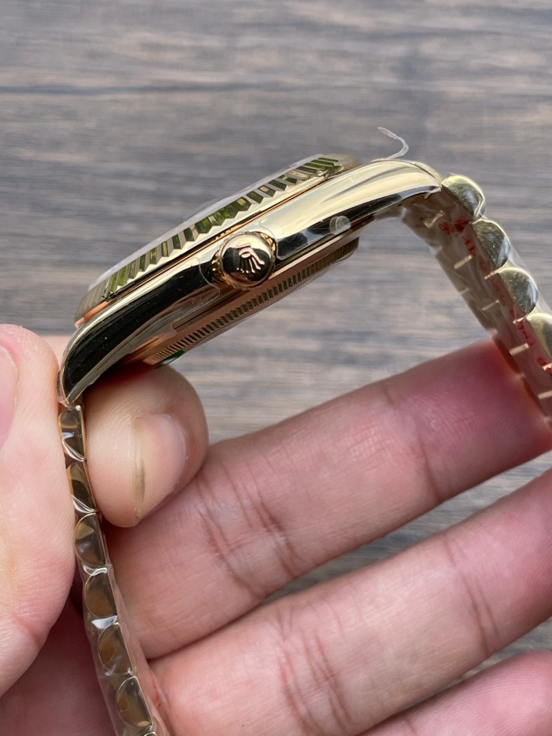 Replica Rolex Watch 2813 Movement 3A+ Quality Sapphire Glass U1 Factory 41mm Daydate Golden Watch