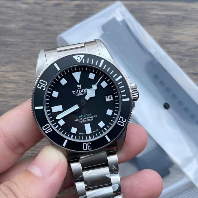 Replica Tudor Titanium Watch 5A Clone Quality 2824 Movement Steel  1：1 M+ Factory 41 mm Tudor Watch