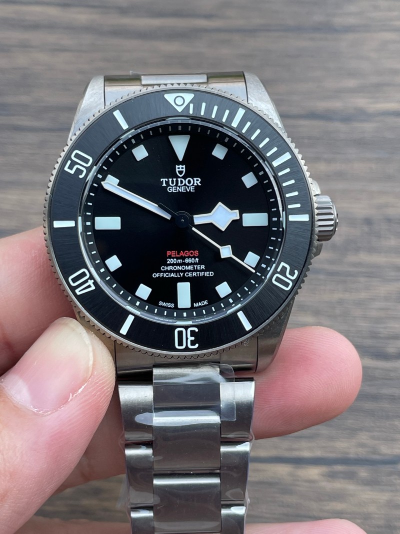 Replica Tudor Titanium Watch 5A Clone Quality 2824 Movement Steel  1：1 ZF Factor 39mm Tudor Watch