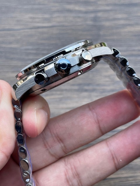 Replica Omega 5A Quality Manual Winding Chronograph Movement 1：1 43mm Copy Speedmaster Watch