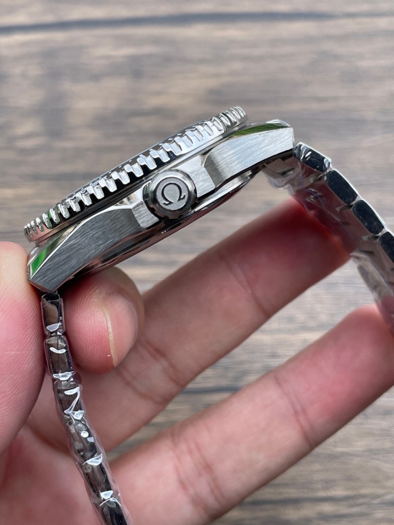 Replica Omega 3A Quality 2813 Movement Titanium Steel 1：1 42mm Seamaster 600m Man Watch