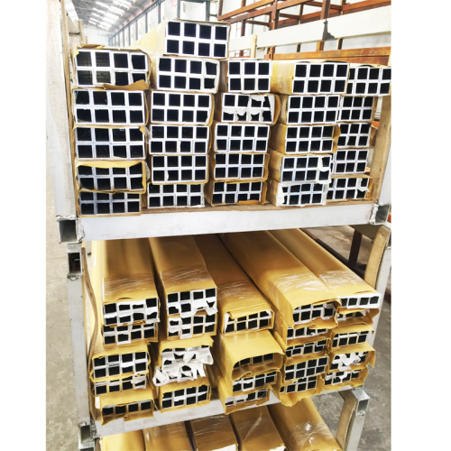 Various Sizes Of Spot Aluminum Tubes Aluminum Square Tubes Can Be Oxidized And Customized