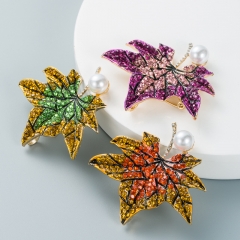 Wholesale Jewelry - Maple-leaf Alloy Brooch