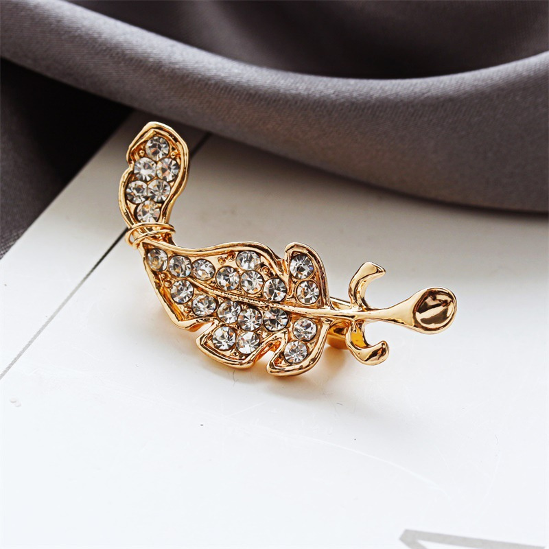 Wholesale Jewelry Korean Delicate Rhinestone Leaf Shape Brooch