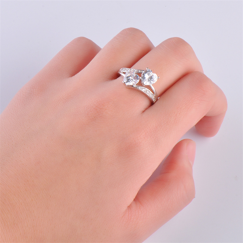 Selling Platinum Dazzling Heart-shaped Zircon Ring Manufacturer