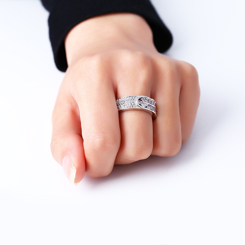 Wholesale Korean Fashion  Simple Hollow Zircon Ring Exquisite And Generous Ring