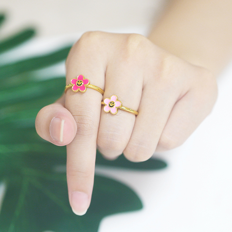 Simple  Smiley Face Flower Ring Personality Fashion Cute Smiley Expression Ring Manufacturer