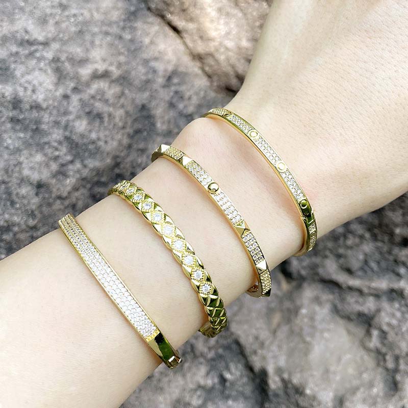 Wholesale Fashion Personality Exaggerated Leopard Bracelet Inlaid Zircon Gypsophila Open Bracelet Female Vendors