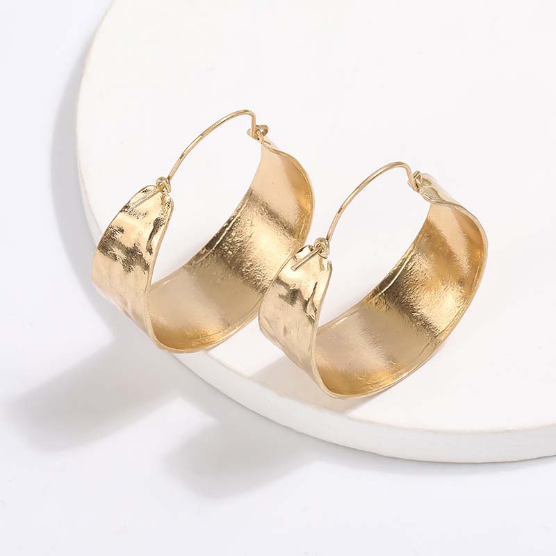 Creative Wide-sided Round Alloy Earrings Earrings Retro Simple Manufacturer