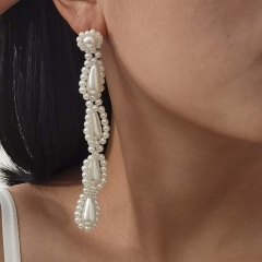 Wholesale Creative Fashion Pearl Long Pendant Earrings Women Simple Retro Earrings Vendors