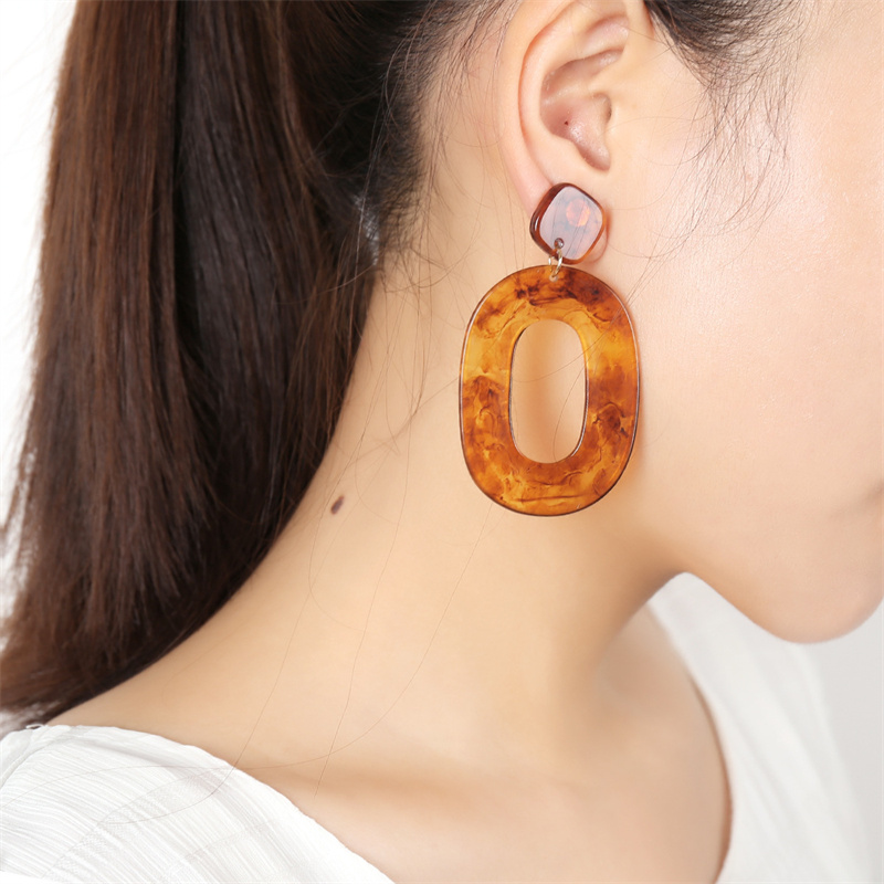 Wholesale Retro Fashion Simple Acrylic Earrings Geometric Oval Pendant Earrings Vendors