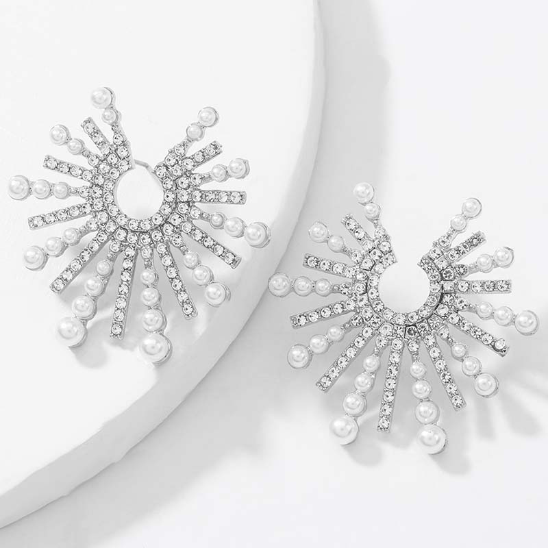 Wholesale Jewelry Alloy Diamond And Pearl Sun Flower Earrings Trendy Party Earrings