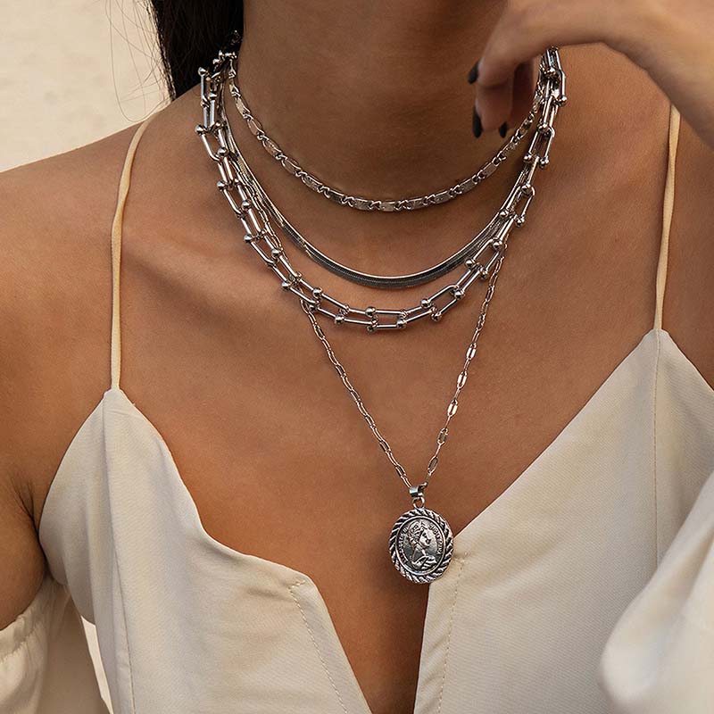 Wholesale Simple Multilayer Snake Bone U-shaped Buckle Necklace Female Retro Ring Pendant Tassel Necklace Vendors