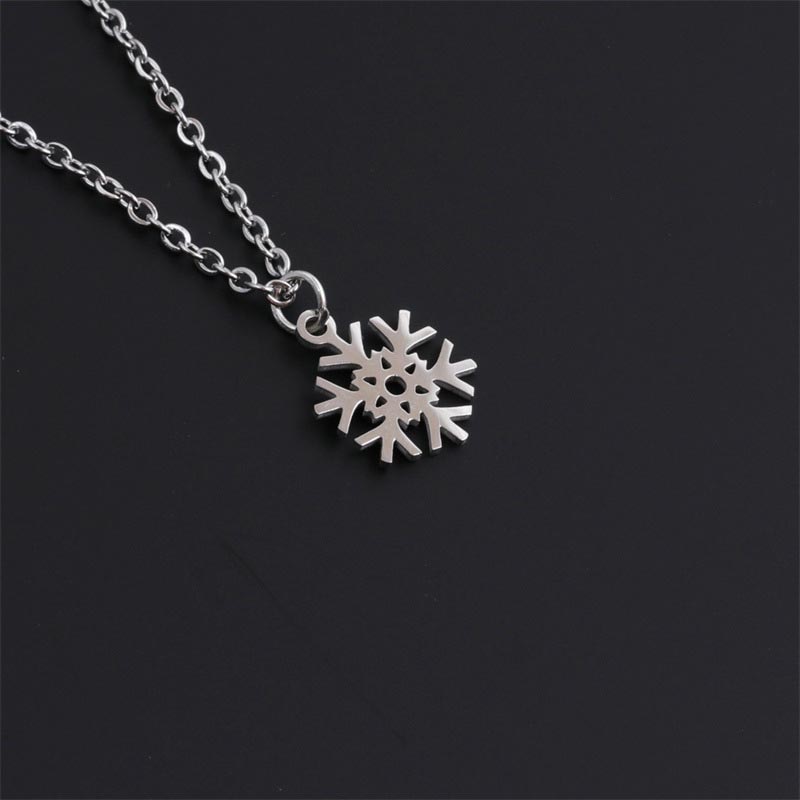 Wholesale Christmas Titanium Steel Snowflake Pendant Stainless Steel Necklace