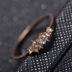 Plating 18k Yellow Gold With Diamond Ring Nine Diamond Ladies Tail Ring Distributor