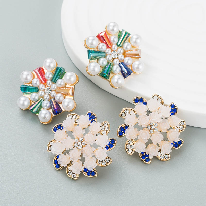 Fashion Alloy With Diamonds Snow Velvet Flower-shaped Earrings Female Distributor