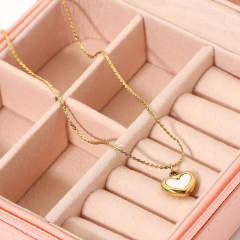 Stainless Steel Necklace Jewelry Heart Shaped White Shell Pendant Fashion Distributor