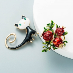 Fashion Alloy Oil Dripping Cat Shape Brooch Girls Corsage Accessories Manufacturer