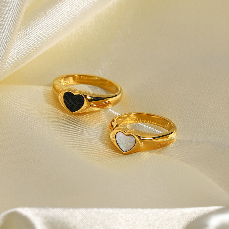 Women Black Heart-shaped Ring Stainless Steel Trend Distributor