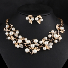 European And American Jewelry Artificial Pearl Crystal Leaf Necklace Earrings Distributor